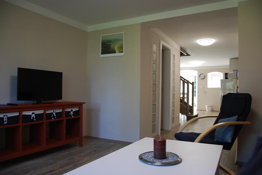 Apartment Ptaci Dum Sneznik Exterior photo